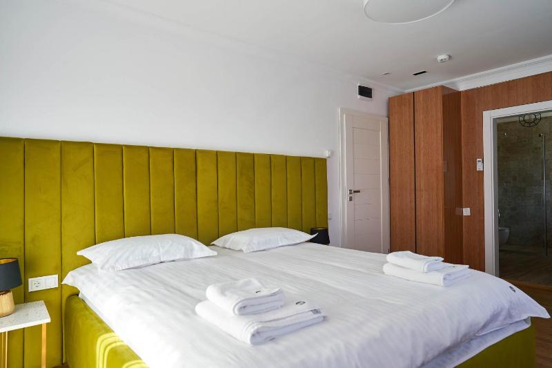 Hotel Glory - image 50