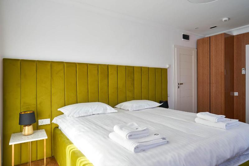 Hotel Glory - image 15