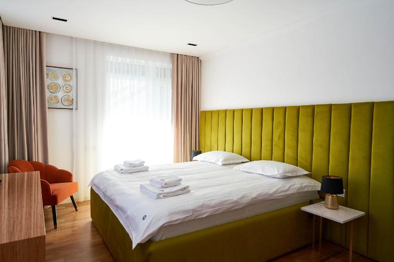 Hotel Glory - image 34