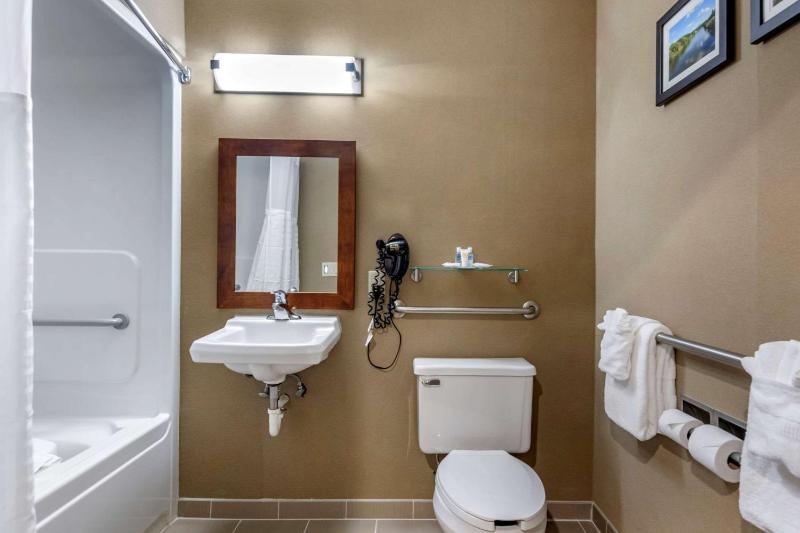 Queen Room - Disability Access/Non-Smoking image 2