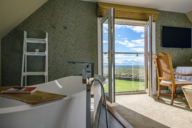 The Bay Suite image 4