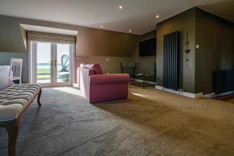 The Mansefield Suite image 3