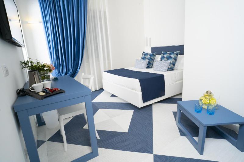 Large Double Room image 2