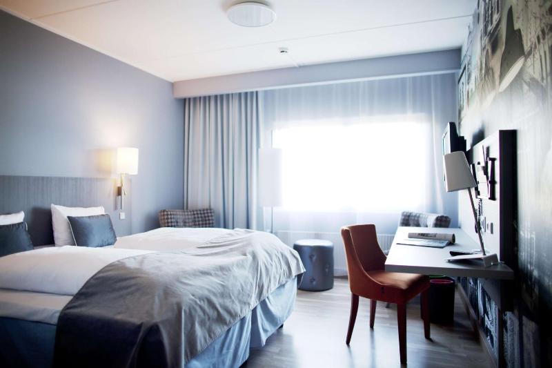 Standard Twin Room image 1