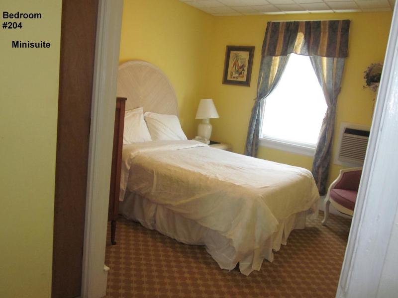 One-Bedroom Suite image 2