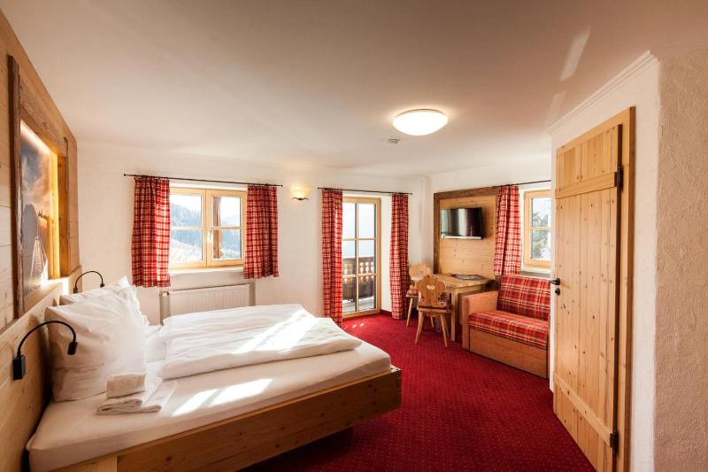 Large Double Room image 1