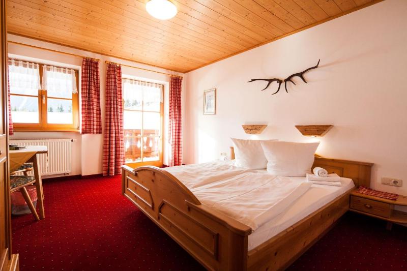 Double Room with Mountain View image 1