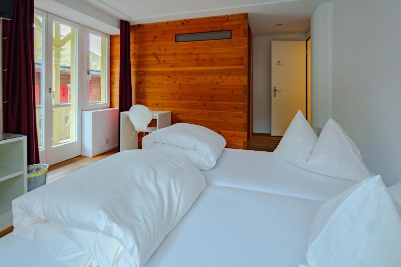 Double Room with Balcony image 4