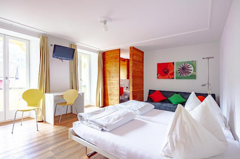 Triple Room with Balcony image 1