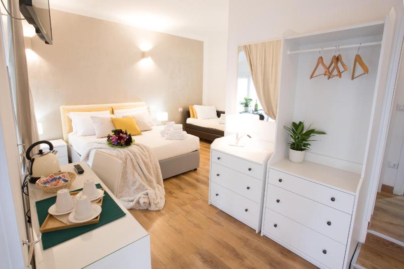 Superior Triple Room image 1