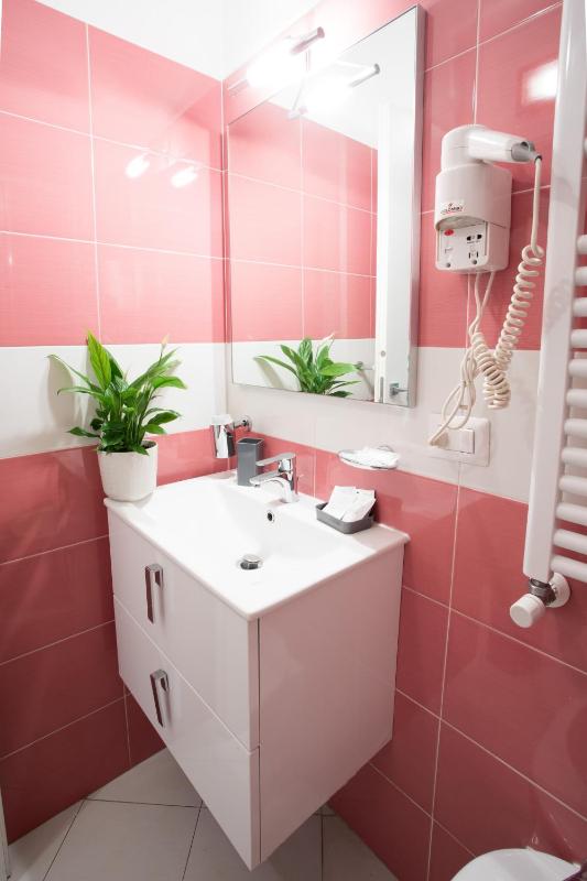 Superior Triple Room image 3