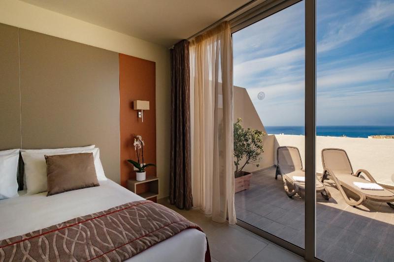 Deluxe Suite with Sea View image 1