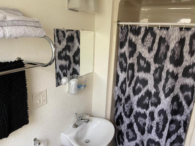 Standard  Room image 2