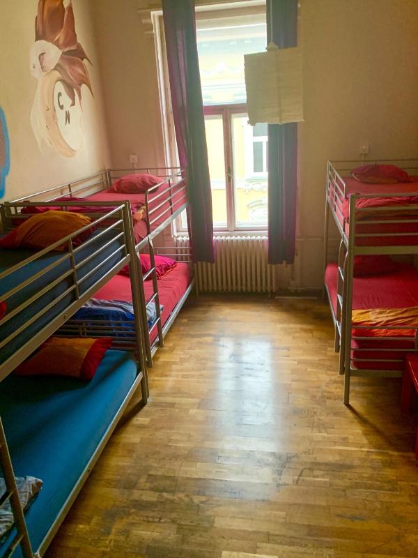Bed in 8-Bed Mixed Dormitory Room image 2