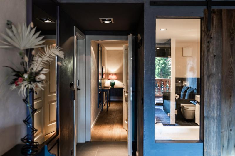 Deluxe Double Room image 2