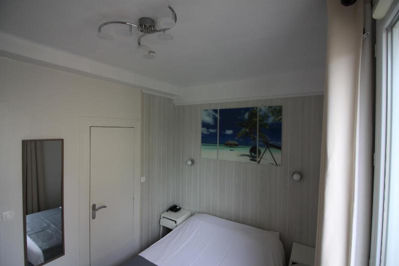 Double Room with Courtyard View image 2