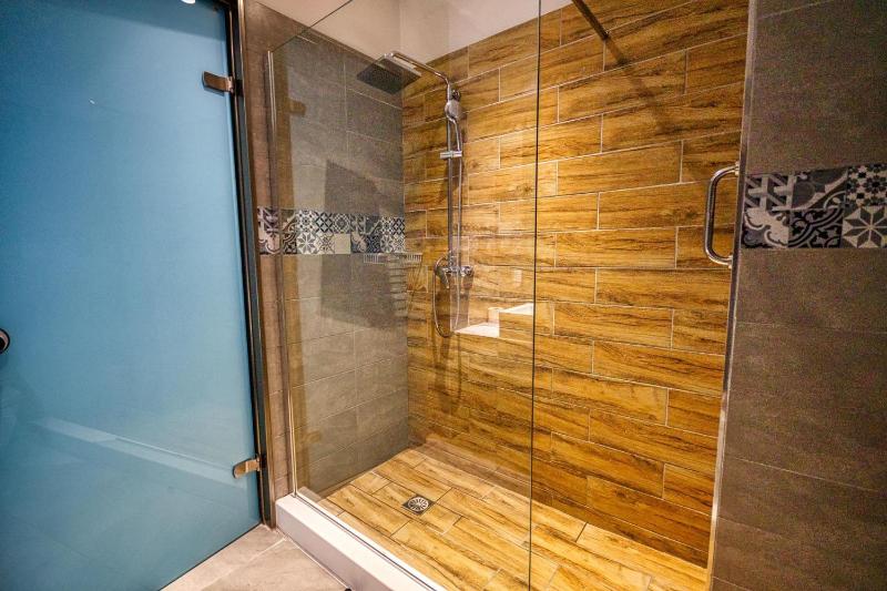 Apartment with Partial Sea View image 2