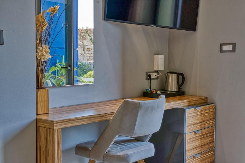 Deluxe Junior Suite image 3