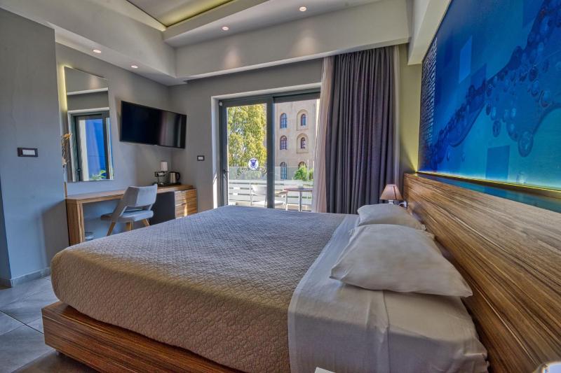 Deluxe Junior Suite image 4