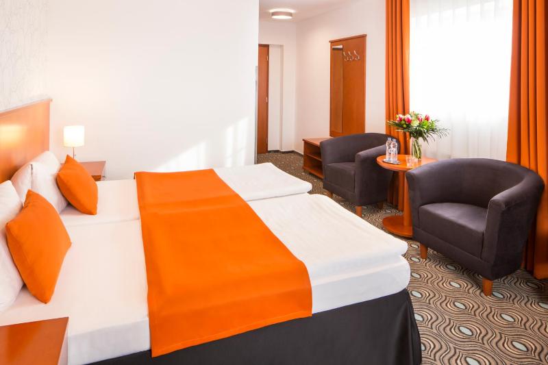 Superior Double or Twin Room image 3