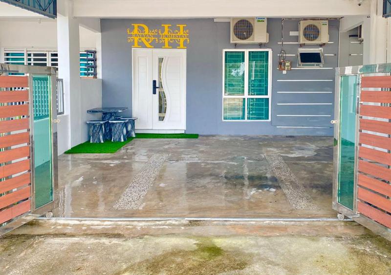 Rayyan Homestay Gong Badak KualaNerus Aircond+Wifi - image 15