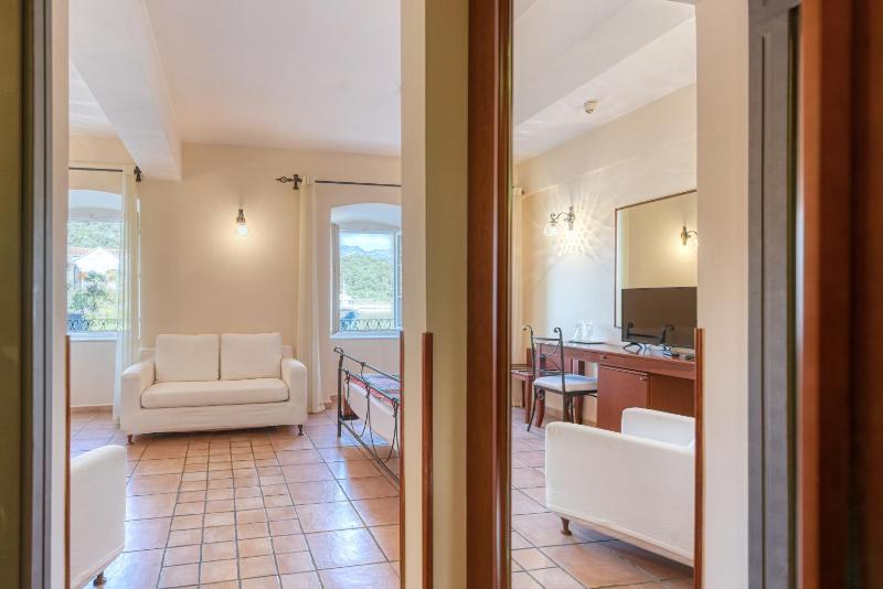 Executive Double Room image 3