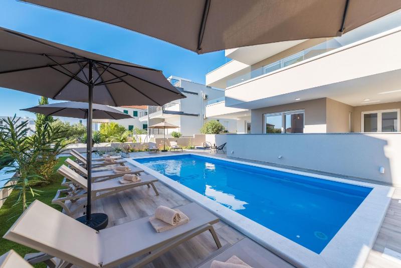 Pool Apartments Villa Meteorite - image 12
