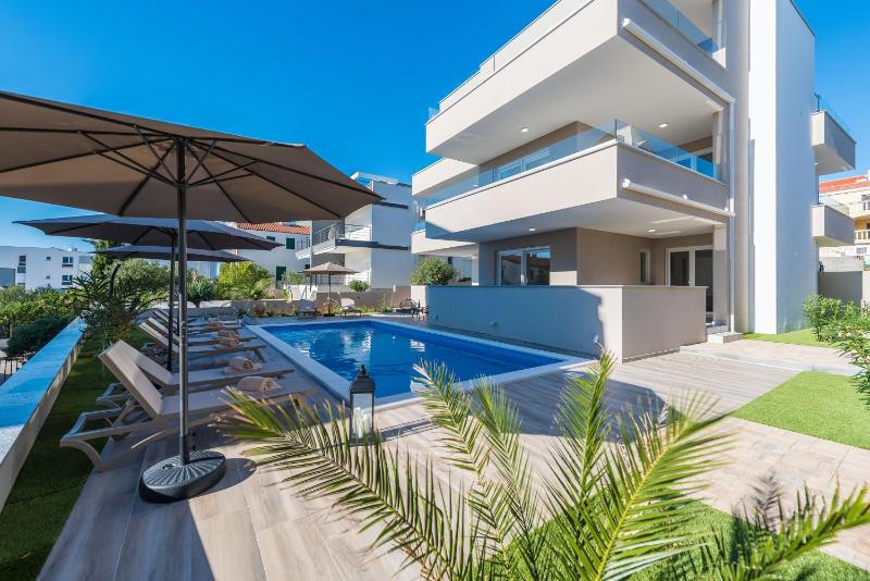 Pool Apartments Villa Meteorite - image 11