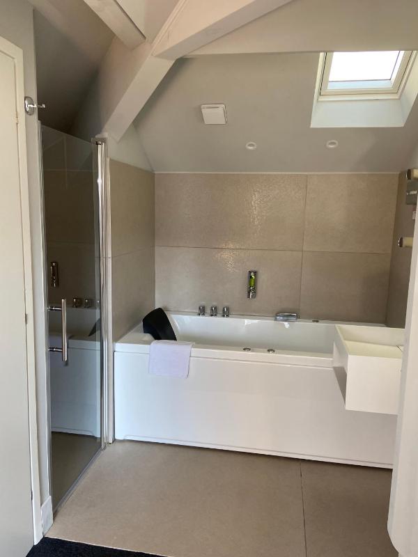 Standard Double Room image 4