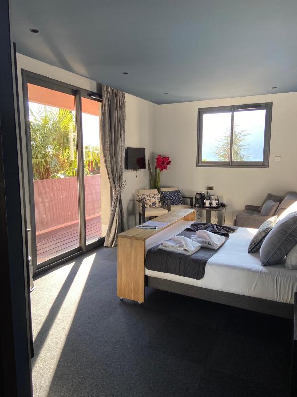 Comfort Triple Room image 3