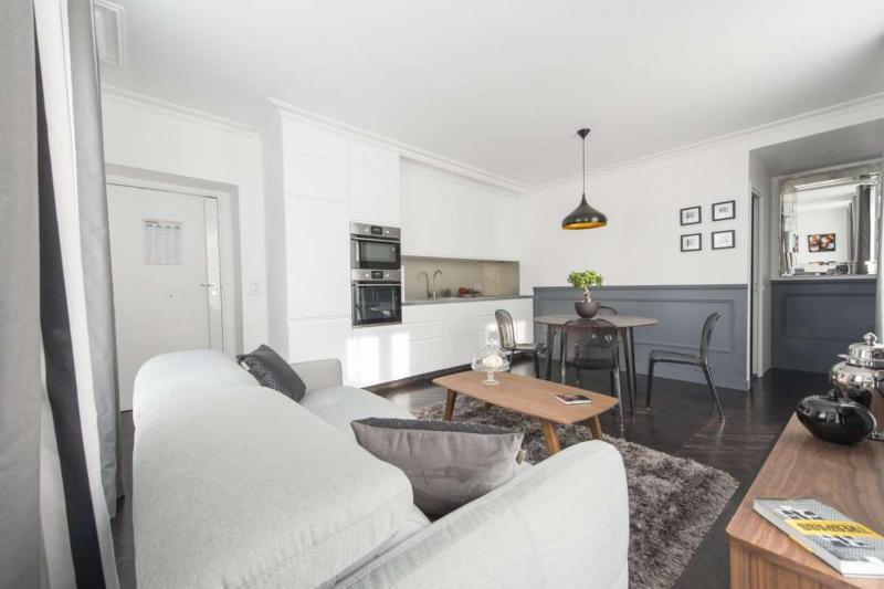 Deluxe Apartment image 2