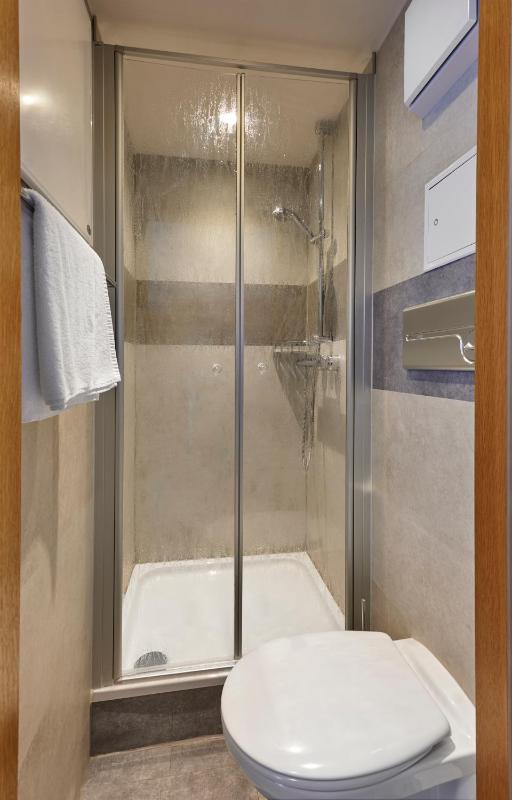 Double Room with South-facing Balcony image 3