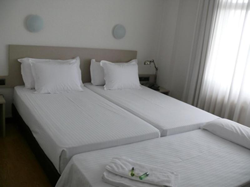 Standard Triple Room image 1