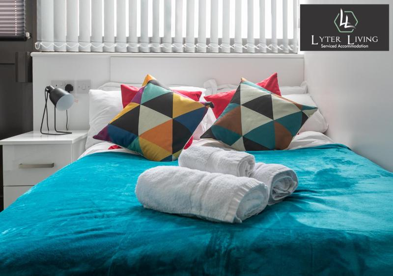 Studio Apartments by Lyter Living Desks & Wifi - Monthly Stays Available - image 33