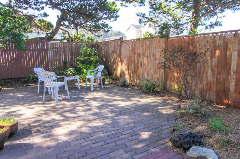 Nelscott Flat - image 7