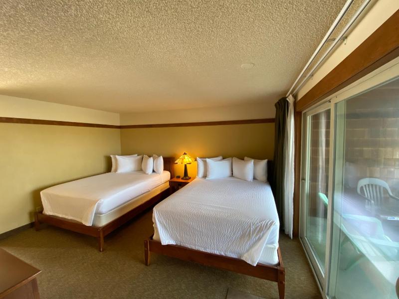 Double Room with Balcony and Sea View image 2