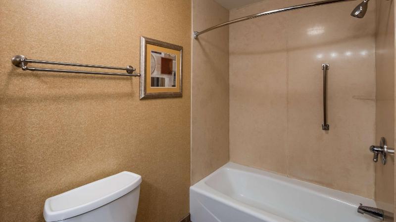 King Room - Non-Smoking image 2