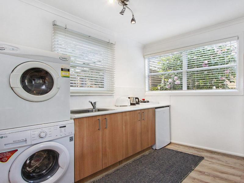 Bay Cottage - image 18