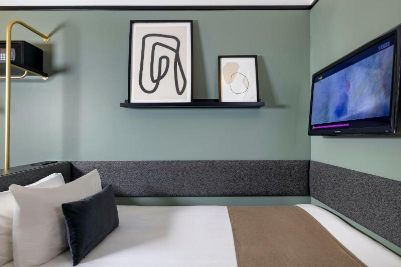 Single Room image 3