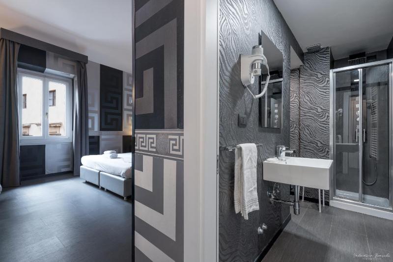 Triple Room image 2