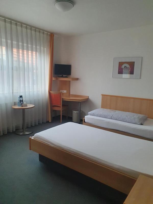Double or Twin Room image 3