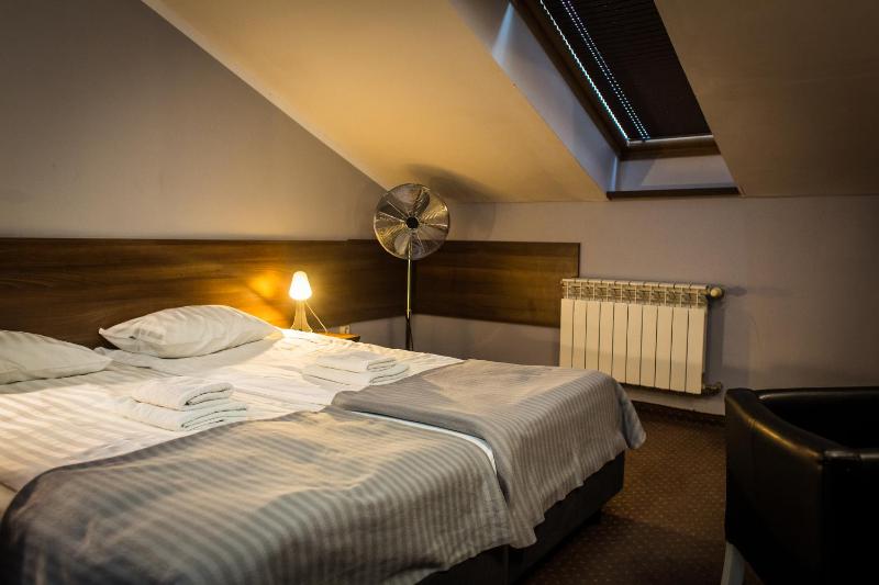 Budget Double or Twin Room image 1