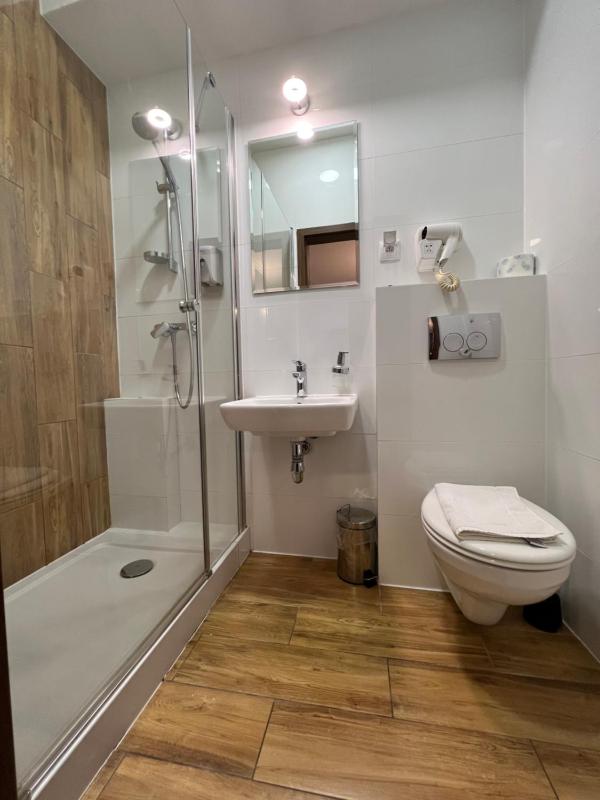 Single Room image 2