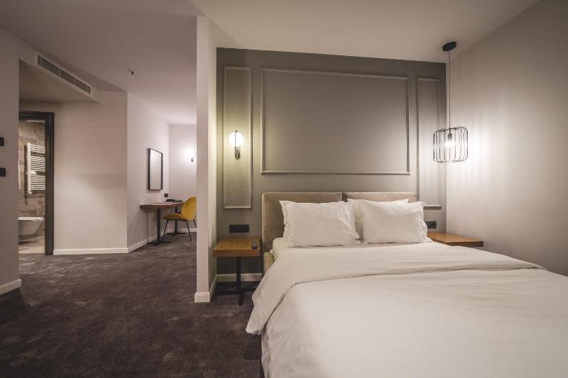 Double Room with Two Double Beds image 1