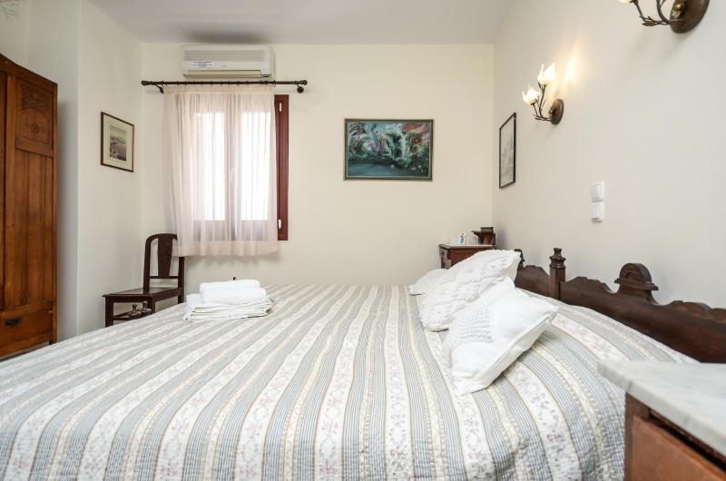 Double Room image 3