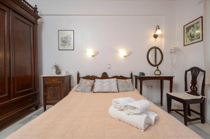 Double Room image 4