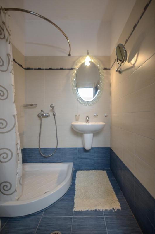 Double Room with Sea View image 3