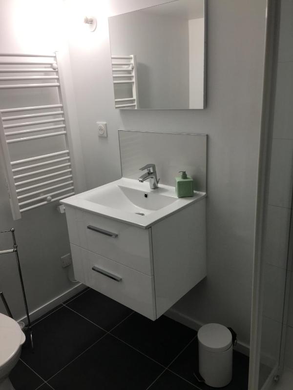 One-Bedroom Apartment image 3
