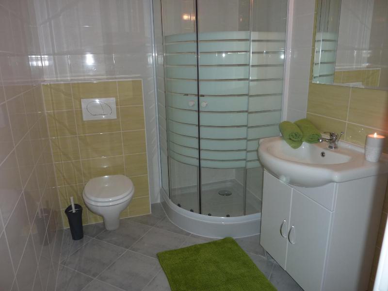 Studio with Balcony image 4