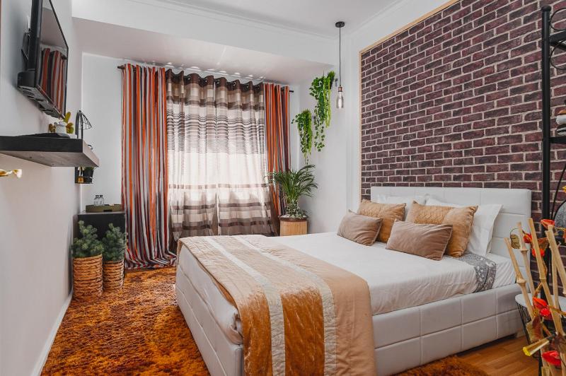 Avenue View Rooms - image 22